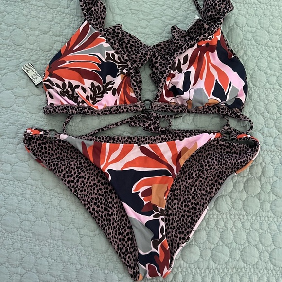 MAAJI Reversible Bikini (top Xl) (bottom L) - Picture 5 of 7
